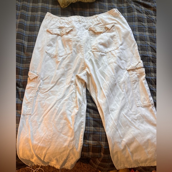 White baggy cargo pants - Picture 2 of 3